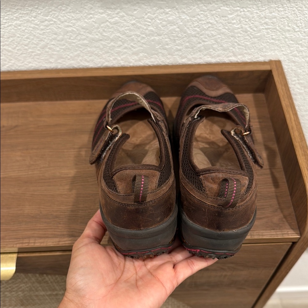 Jambu Brown and Red Sandals with Adjustable Strap - Picture 10 of 11